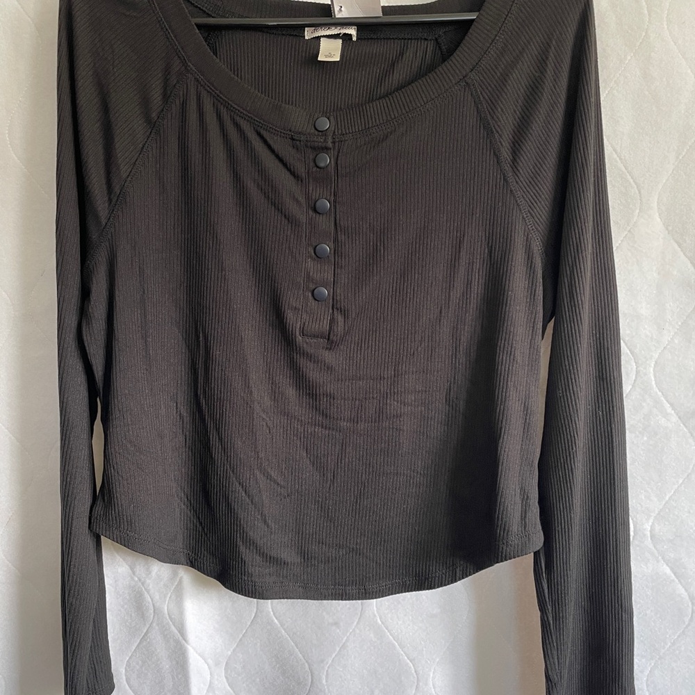 Derek Heart Gray Long Sleeve Crop Blouse
